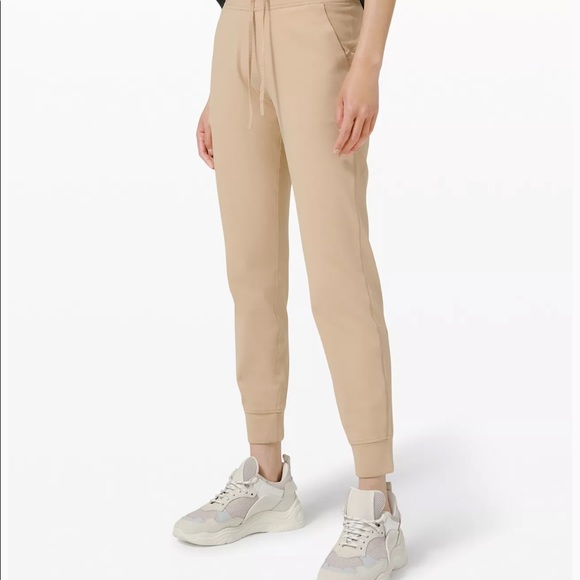 Tan lulu lemon align joggers 29”, size 8!!! Only worn once! - Picture 1 of 5